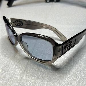 GUCCI Stylish Gray Sunglasses
